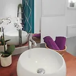 Maison Plein Pied Avec Place De Parking, Jardin Clos Et Terrasse Exterieure, Quartier Calme Proche Centre Proche Gare, Capacite 4 Personnes *