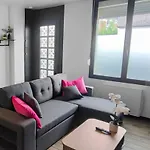 Maison Plein Pied Avec Place De Parking, Jardin Clos Et Terrasse Exterieure, Quartier Calme Proche Centre Proche Gare, Capacite 4 Personnes Dom wakacyjny *