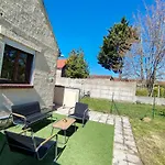 Maison Plein Pied Avec Place De Parking, Jardin Clos Et Terrasse Exterieure, Quartier Calme Proche Centre Proche Gare, Capacite 4 Personnes Dom wakacyjny