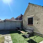 Dom wakacyjny Maison Plein Pied Avec Place De Parking, Jardin Clos Et Terrasse Exterieure, Quartier Calme Proche Centre Proche Gare, Capacite 4 Personnes