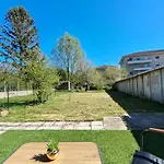 Maison Plein Pied Avec Place De Parking, Jardin Clos Et Terrasse Exterieure, Quartier Calme Proche Centre Proche Gare, Capacite 4 Personnes Béthune