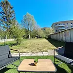 Dom wakacyjny Maison Plein Pied Avec Place De Parking, Jardin Clos Et Terrasse Exterieure, Quartier Calme Proche Centre Proche Gare, Capacite 4 Personnes *