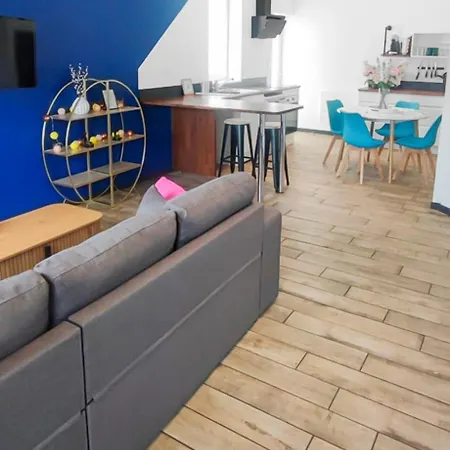 Maison Plein Pied Avec Place De Parking, Jardin Clos Et Terrasse Exterieure, Quartier Calme Proche Centre Proche Gare, Capacite 4 Personnes Tatil Evi