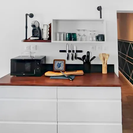 Maison Plein Pied Avec Place De Parking, Jardin Clos Et Terrasse Exterieure, Quartier Calme Proche Centre Proche Gare, Capacite 4 Personnes *