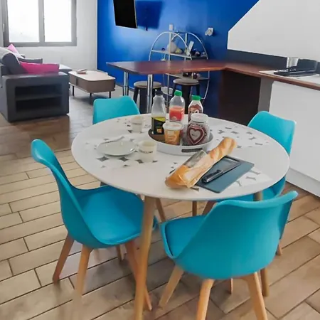 Maison Plein Pied Avec Place De Parking, Jardin Clos Et Terrasse Exterieure, Quartier Calme Proche Centre Proche Gare, Capacite 4 Personnes Бетюн
