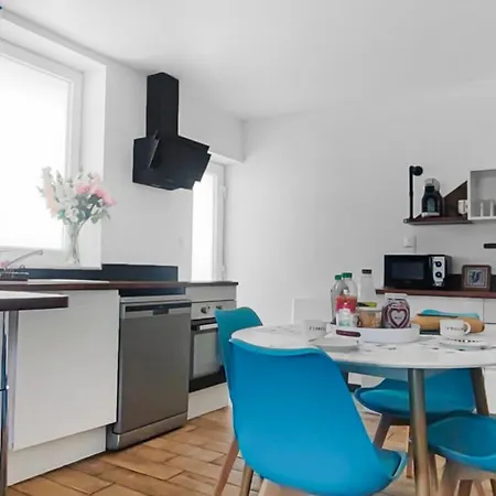 Dom wakacyjny Parking, Jardin Clos Et Terrasse Exterieure, Maison Plein Pied Bethune, Quartier Calme Proche Centre Ville, Proche Gare, Capacite 4 Personnes Béthune