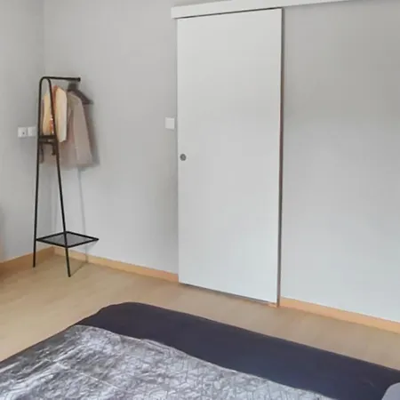 Дом отдыха Maison Plein Pied Avec Place De Parking, Jardin Clos Et Terrasse Exterieure, Quartier Calme Proche Centre Proche Gare, Capacite 4 Personnes *