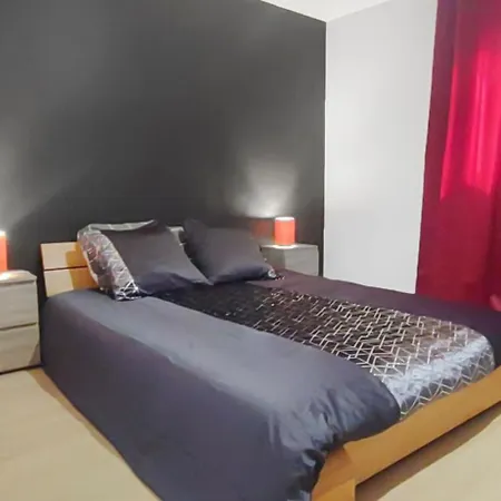 Maison Plein Pied Rénovée Proche Gare Capacité 4 Personnes Сasa de vacaciones Béthune