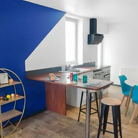 Parking, Jardin Clos Et Terrasse Exterieure, Maison Plein Pied Bethune, Quartier Calme Proche Centre Ville, Proche Gare, Capacite 4 Personnes *