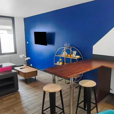 Parking, Jardin Clos Et Terrasse Exterieure, Maison Plein Pied Bethune, Quartier Calme Proche Centre Ville, Proche Gare, Capacite 4 Personnes *