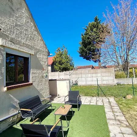 Jardin Clos Et Terrasse Exterieure, Maison Plein Pied Bethune, Parking, Quartier Calme Proche Centre Ville, Proche Gare, Capacite 4 Personnes