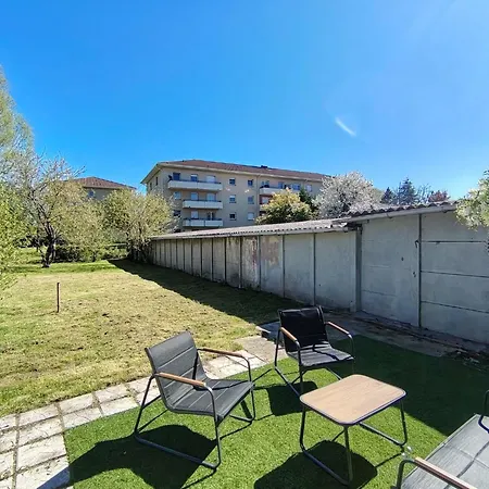 Maison Plein Pied Avec Place De Parking, Jardin Clos Et Terrasse Exterieure, Quartier Calme Proche Centre Proche Gare, Capacite 4 Personnes Vakantiehuis