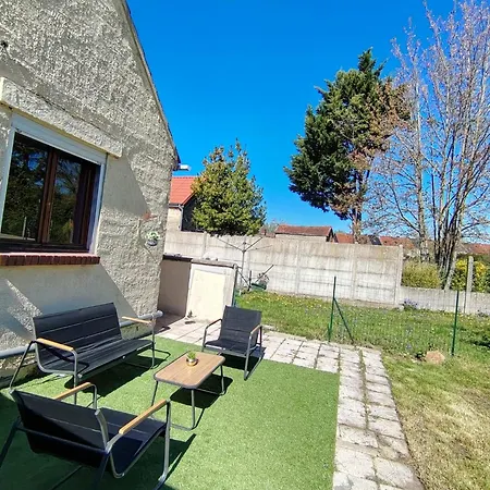 Parking, Jardin Clos Et Terrasse Exterieure, Maison Plein Pied Bethune, Quartier Calme Proche Centre Ville, Proche Gare, Capacite 4 Personnes Dom wakacyjny