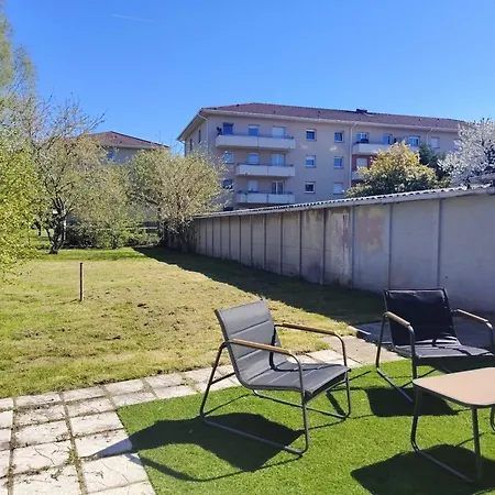 Maison Plein Pied Avec Place De Parking, Jardin Clos Et Terrasse Exterieure, Quartier Calme Proche Centre Proche Gare, Capacite 4 Personnes Tatil Evi