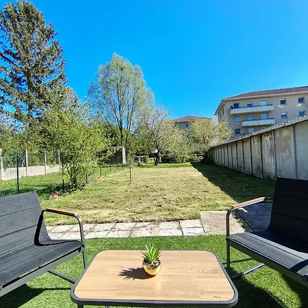 Дом отдыха Maison Plein Pied Avec Place De Parking, Jardin Clos Et Terrasse Exterieure, Quartier Calme Proche Centre Proche Gare, Capacite 4 Personnes *