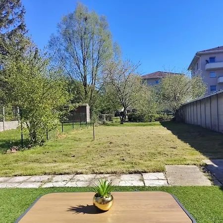 Dom wakacyjny Parking, Jardin Clos Et Terrasse Exterieure, Maison Plein Pied Bethune, Quartier Calme Proche Centre Ville, Proche Gare, Capacite 4 Personnes