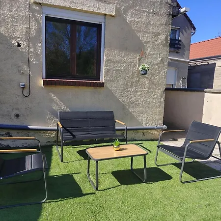 Maison Plein Pied Avec Place De Parking, Jardin Clos Et Terrasse Exterieure, Quartier Calme Proche Centre Proche Gare, Capacite 4 Personnes Tatil Evi *