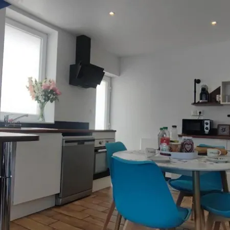 Parking, Jardin Clos Et Terrasse Exterieure, Maison Plein Pied Bethune, Quartier Calme Proche Centre Ville, Proche Gare, Capacite 4 Personnes * 贝休恩
