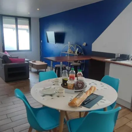 Parking, Jardin Clos Et Terrasse Exterieure, Maison Plein Pied Béthune, Quartier Calme Proche Centre Ville, Proche Gare, Capacité 4 Personnes Hébergement de vacances Béthune