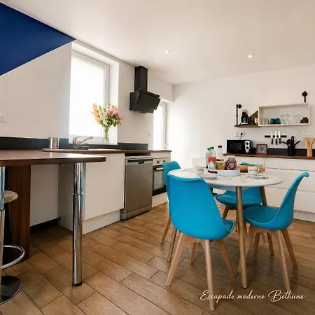 度假居 Parking, Jardin Clos Et Terrasse Exterieure, Maison Plein Pied Bethune, Quartier Calme Proche Centre Ville, Proche Gare, Capacite 4 Personnes